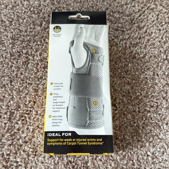 3M Futuro Adjustable Wrist Deluxe Stabilizer - Left Hand - Picture 3 of 5